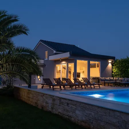 Vinky Villa Pula